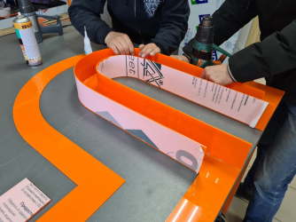 Виготовлення об'ємних літер з оранжевого акрилу 3 мм