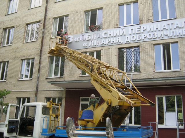 Монтаж, сервіс та обслуговування зовнішньої реклами