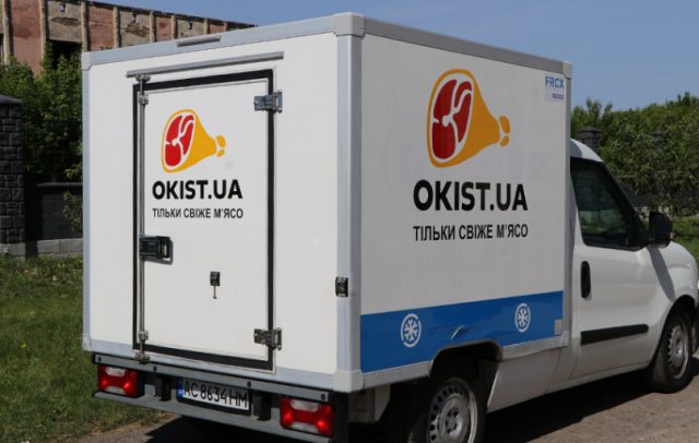 Корпоративное брендирование для автомобиля Okist