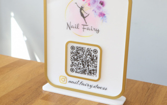 Табличка с QR кодом