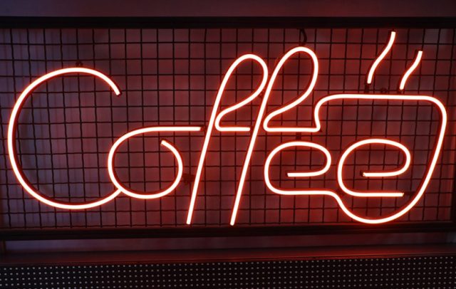 LED (лед) неон на металической сетке с надписью "Coffee"