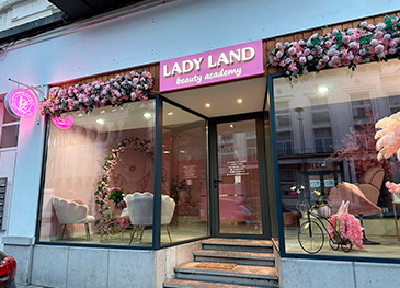 Світлова вивіска з об'ємними літерами на композитній основі - Lady land