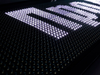 Рухомий білий Led рядок
