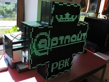 Хрест аптечний світлодіодний медійний 64х64см